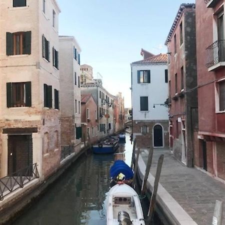 Appartamento Tipico Con Corte Privata Venice Luaran gambar