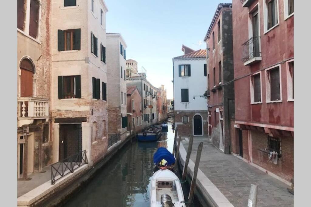 Appartamento Tipico Con Corte Privata Venice Luaran gambar